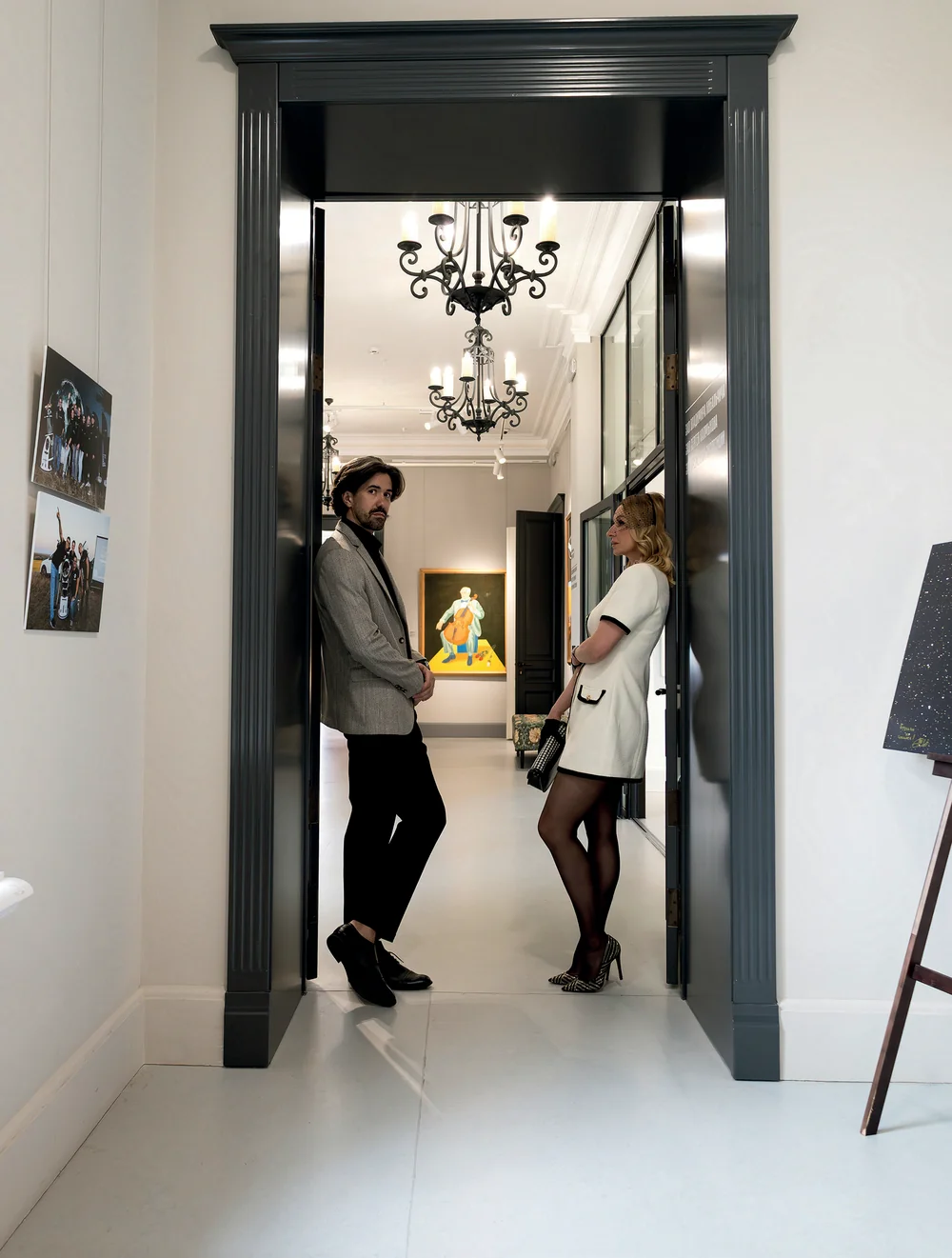 Образ Elegance — пара в интерьере музея М·АРТ